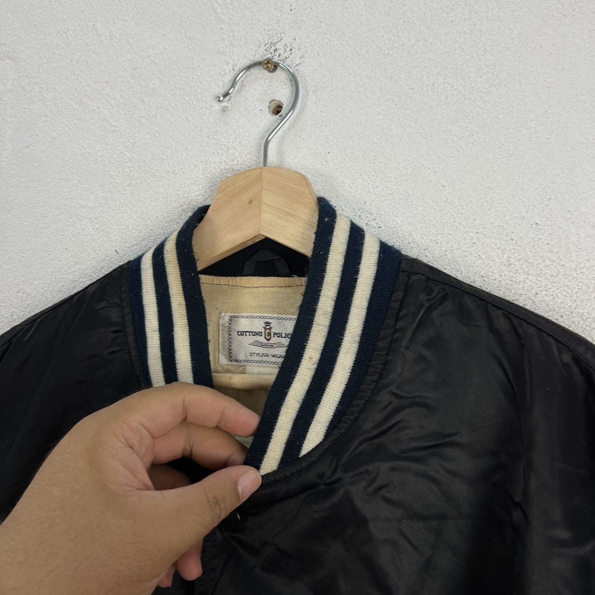 Japanese Brand VINTAGE BOMBER JACKET SATIN COTTONG POLICE BIG LOGO Size US L / EU 52-54 / 3 - 7 Thumbnail