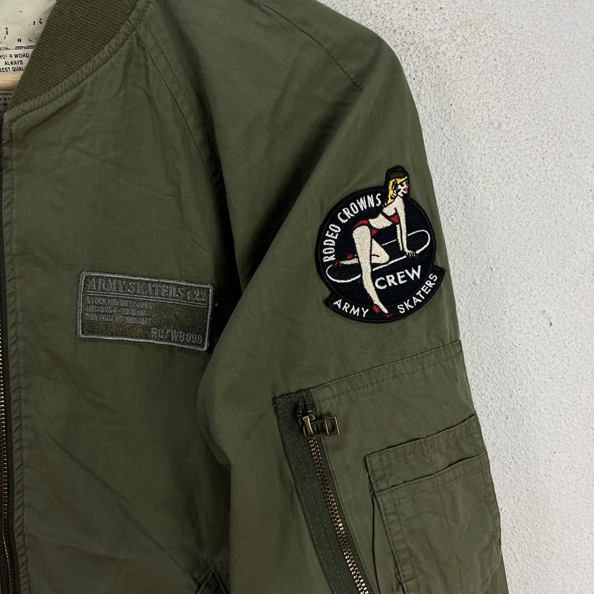 Japanese Brand RARE BOMBER JACKET RODEO CROWNS ARMY CREW SKATERS BIG LOGO Size US M / EU 48-50 / 2 - 5 Thumbnail