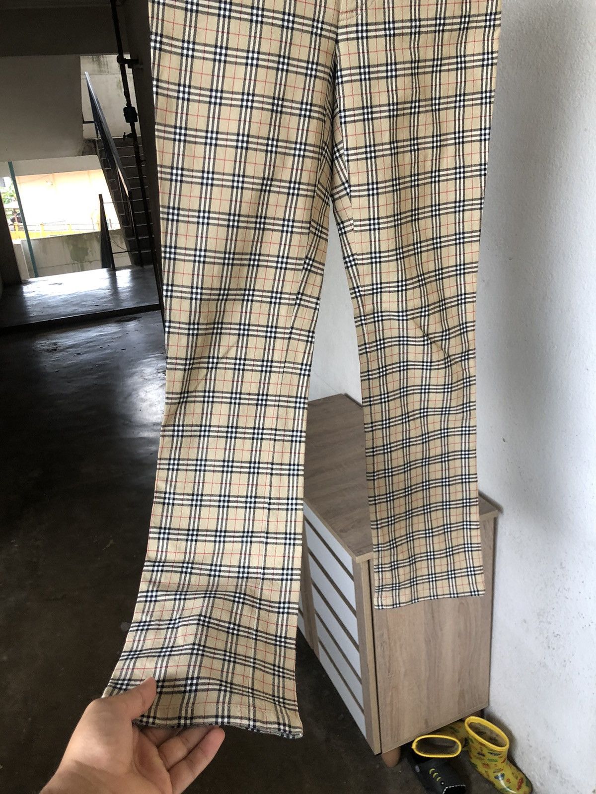 Burberry Vintage Burberry Nova Check Stretchable Blue Tag Pants Size 27" / US 4 / IT 40 - 8 Thumbnail
