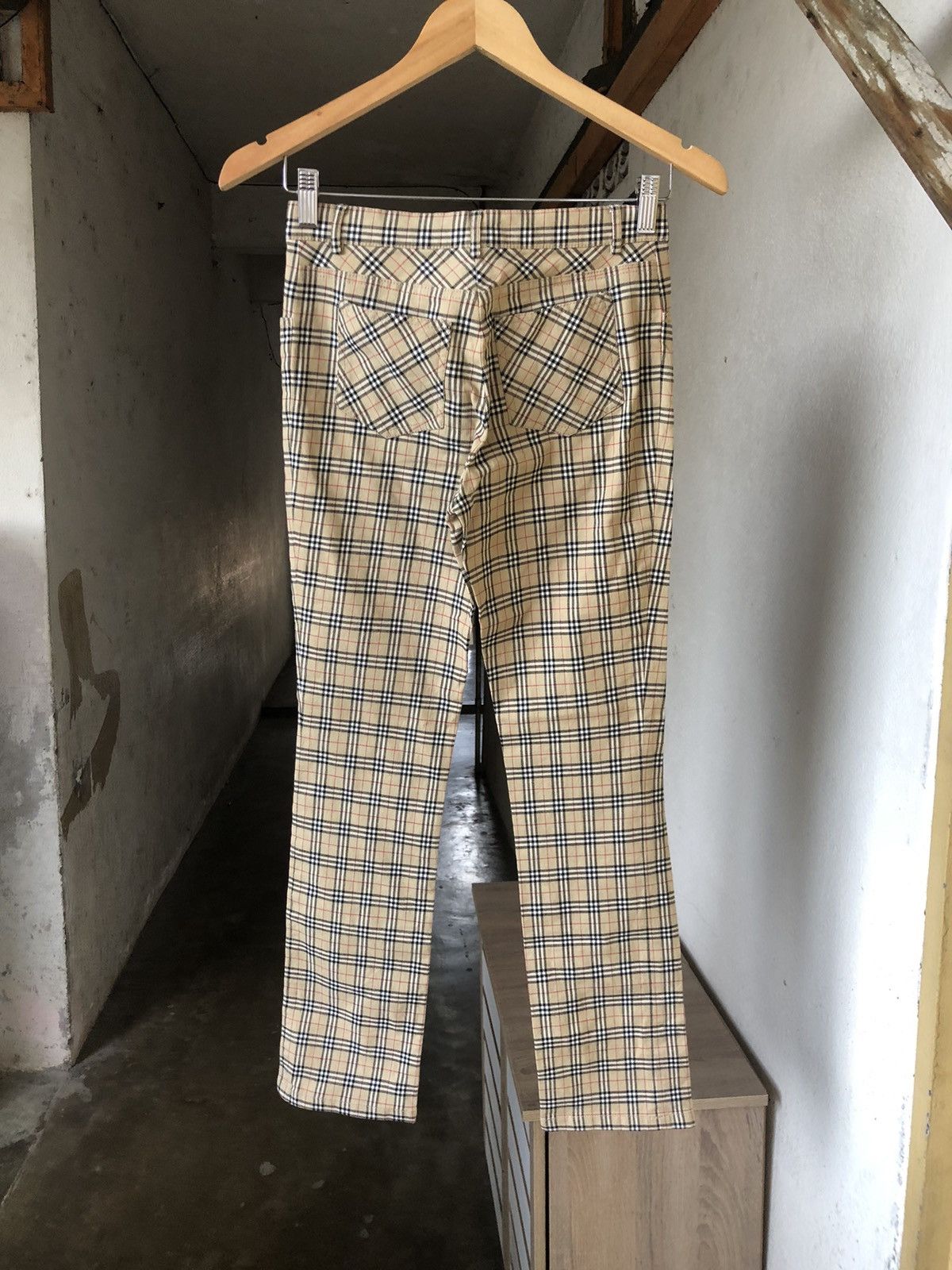 Burberry Vintage Burberry Nova Check Stretchable Blue Tag Pants Size 27" / US 4 / IT 40 - 2 Thumbnail