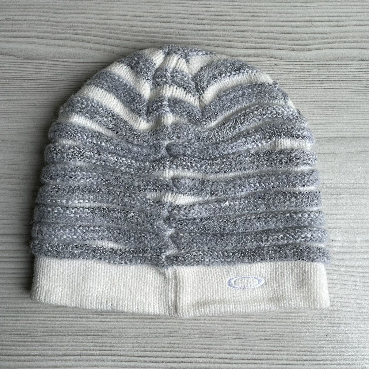 Oakley Vintage Oakley Metallic Logo Beanie Hat Size ONE SIZE - 2 Thumbnail