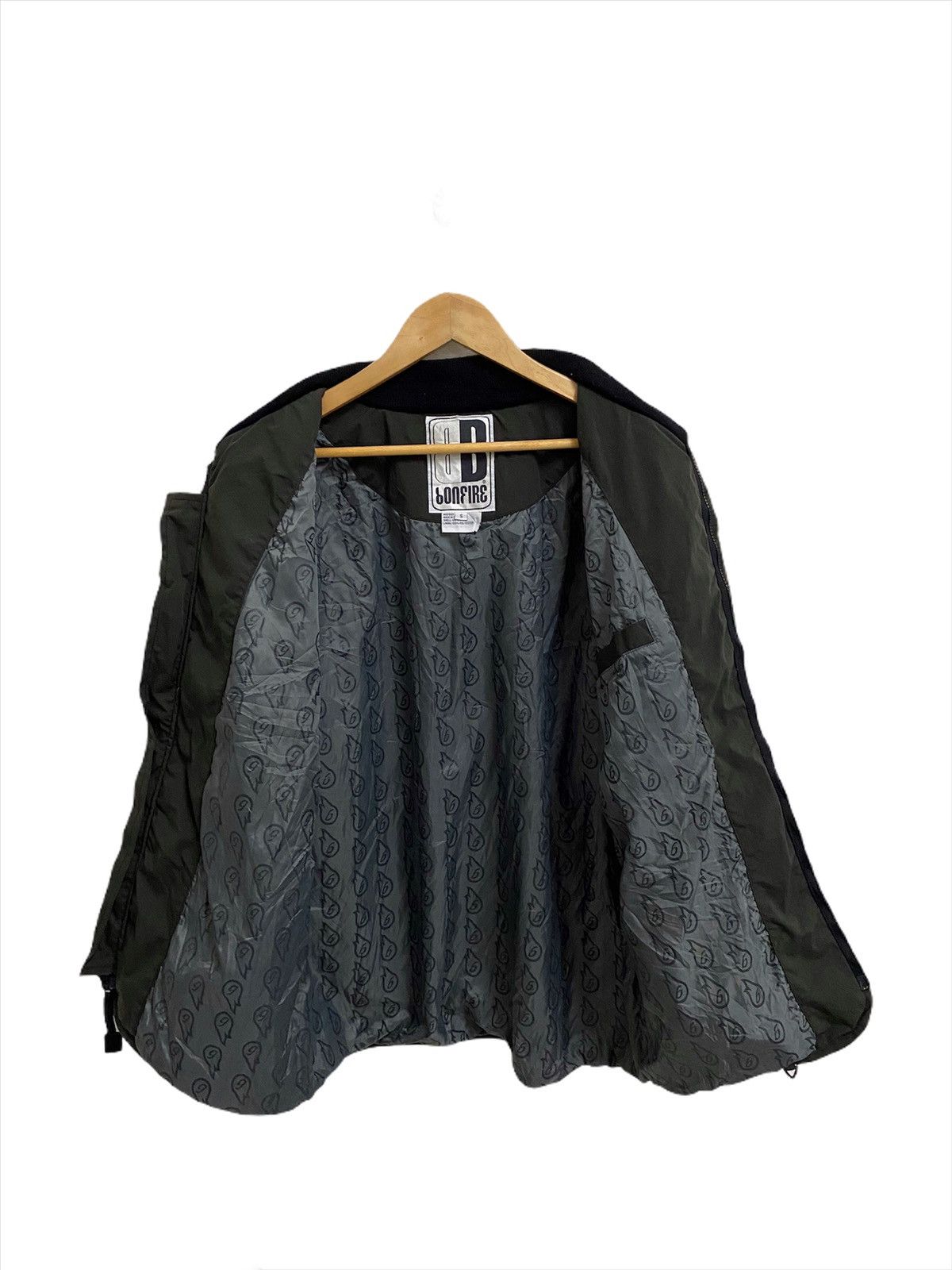 Bonfire × Bonfire Outerwear BONFIRE SNOWBOARD SURFING SMALL LOGO WINDBREAKER JACKET Size US L / EU 52-54 / 3 - 3 Thumbnail