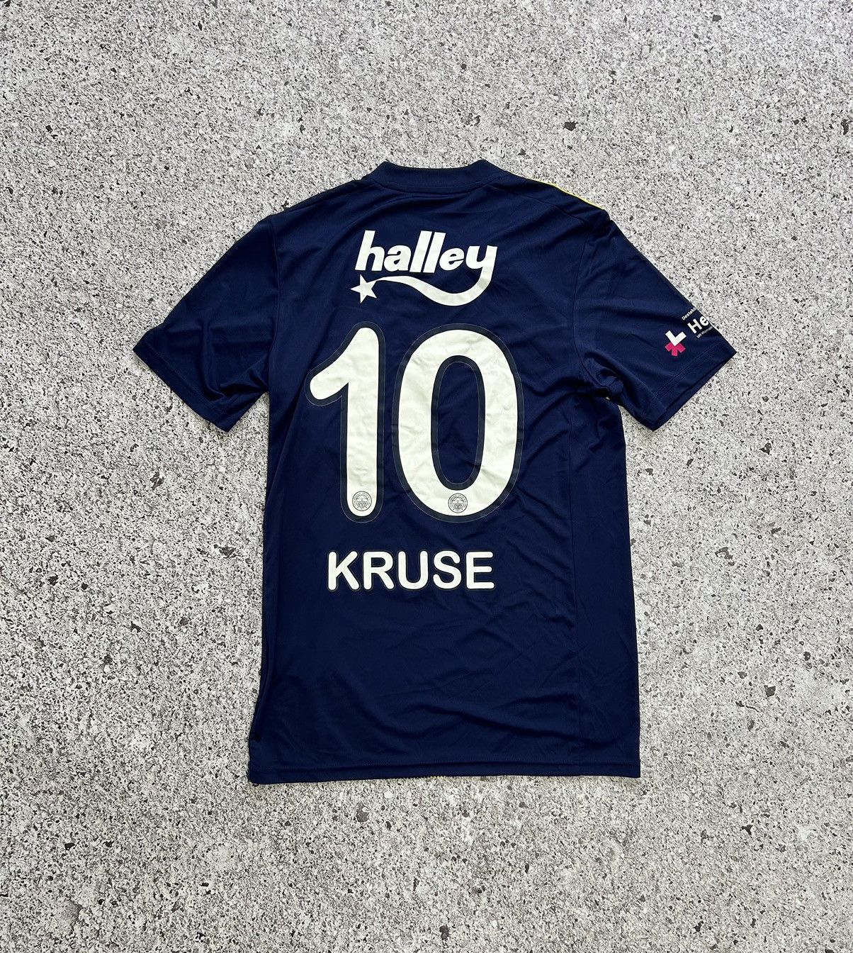 Adidas × Vintage Vintage Fenerbahce Kruse 10 Soccer Jersey 2019/2020 Size US S / EU 44-46 / 1 - 4 Thumbnail