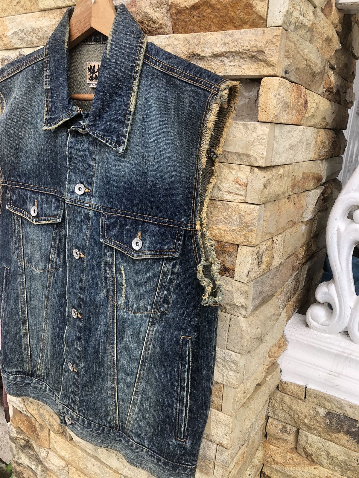 Japanese Brand Last Drop🔥Rare🔥Japanese Nylaus Jeans Sleeveles Denim Jacket Size US L / EU 52-54 / 3 - 4 Thumbnail