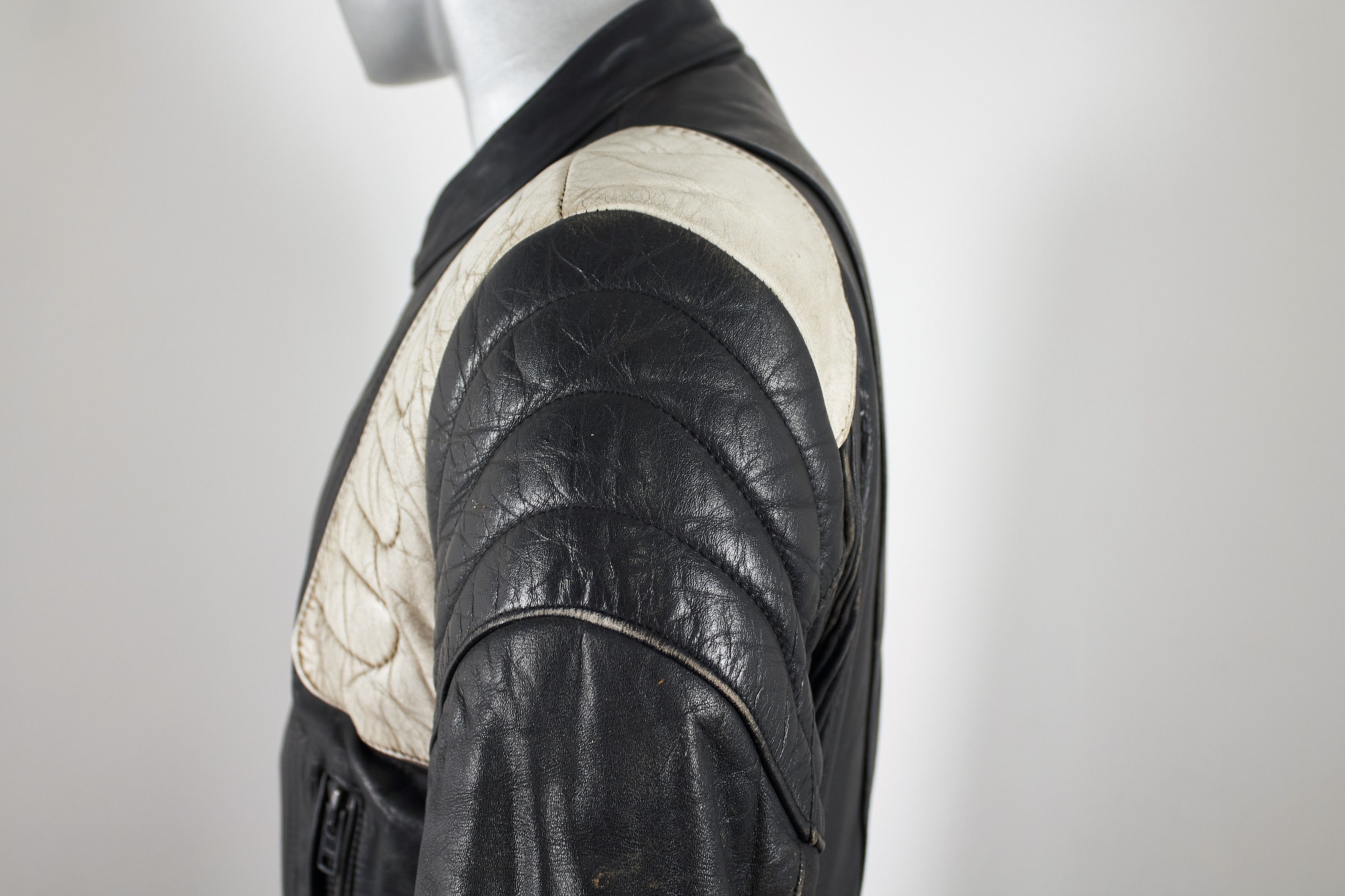 Vintage Vintage cowhide leather jacket, biker motorcycle jacket Size US M / EU 48-50 / 2 - 12 Thumbnail