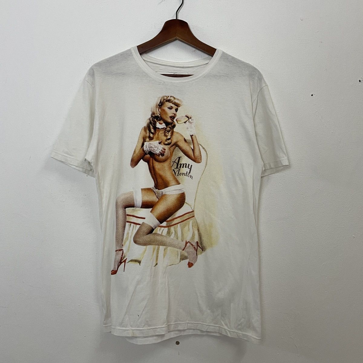 Vintage Vintage Amy Monton Naked Tee Size US S / EU 44-46 / 1 - 1 Thumbnail