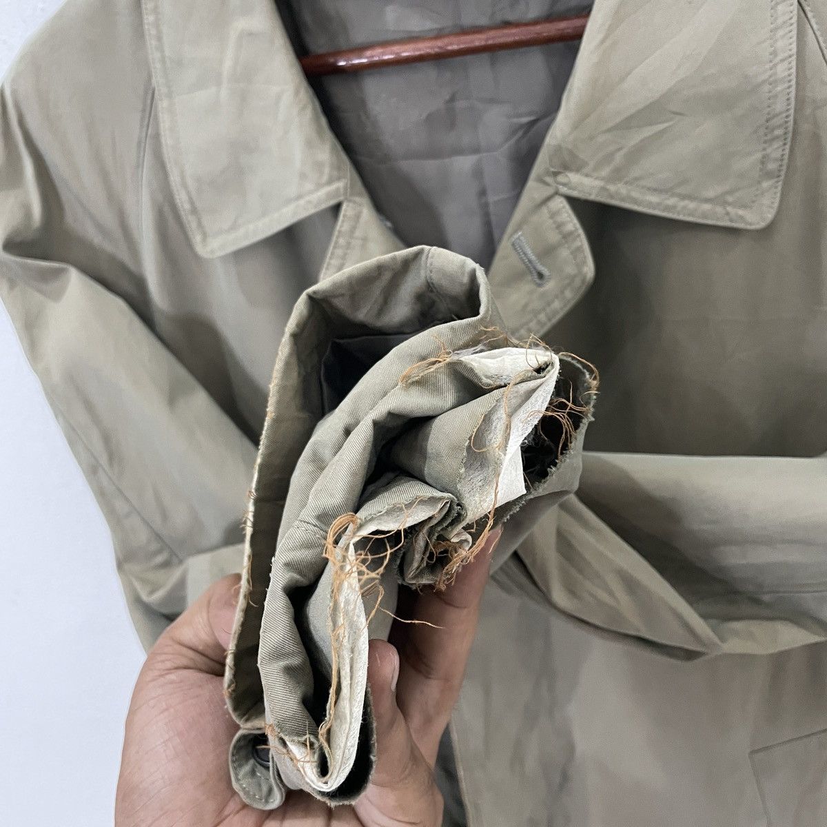 Yves Saint Laurent Vintage Yves Saint Laurent Distressed Trench Coat Size US M / EU 48-50 / 2 - 5 Thumbnail