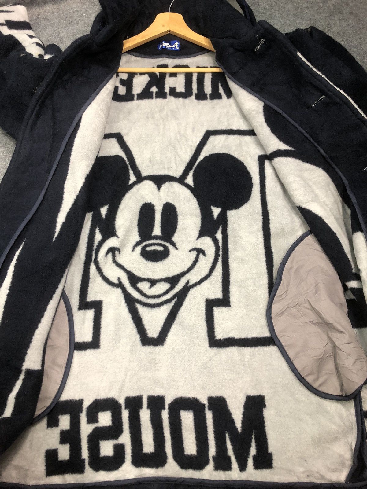 Disney Rare🔥Vtg Disney Mickey Mouse Fleece Long Jacket Size US M / EU 48-50 / 2 - 1 Thumbnail