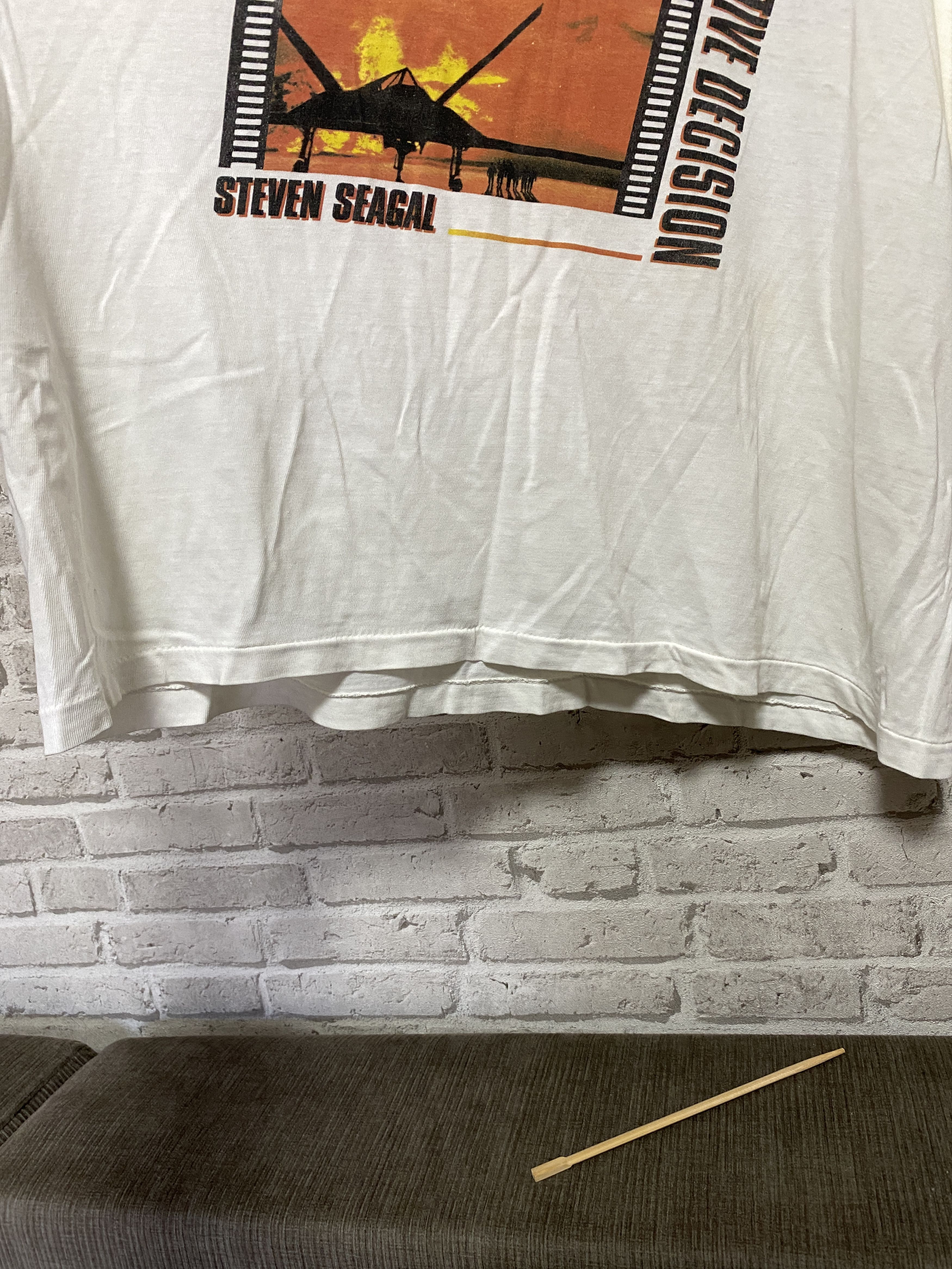 Vintage Vintage 1996 Executive Decision movie T-shirt Size US XL / EU 56 / 4 - 11 Thumbnail