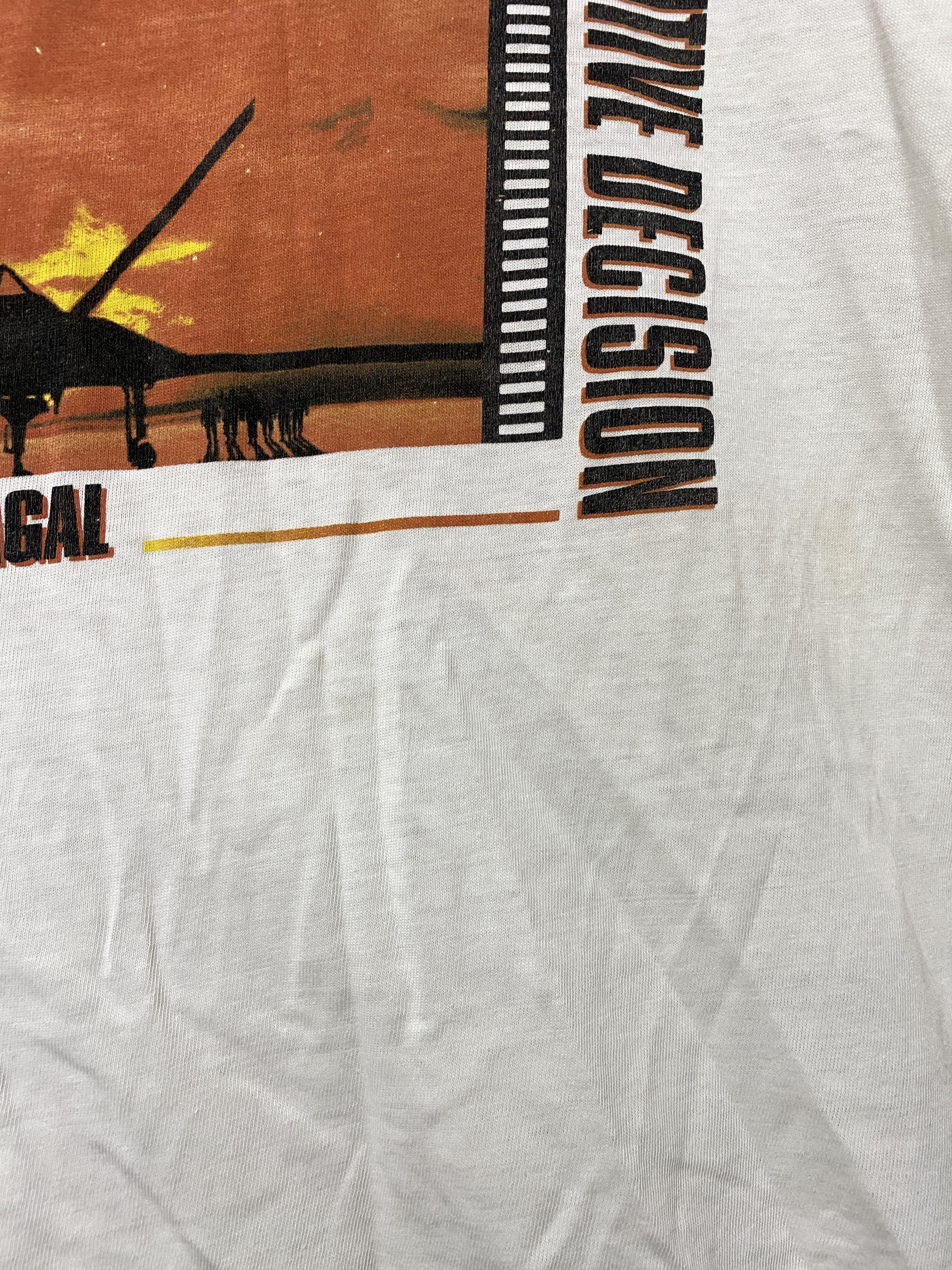 Vintage Vintage 1996 Executive Decision movie T-shirt Size US XL / EU 56 / 4 - 9 Thumbnail
