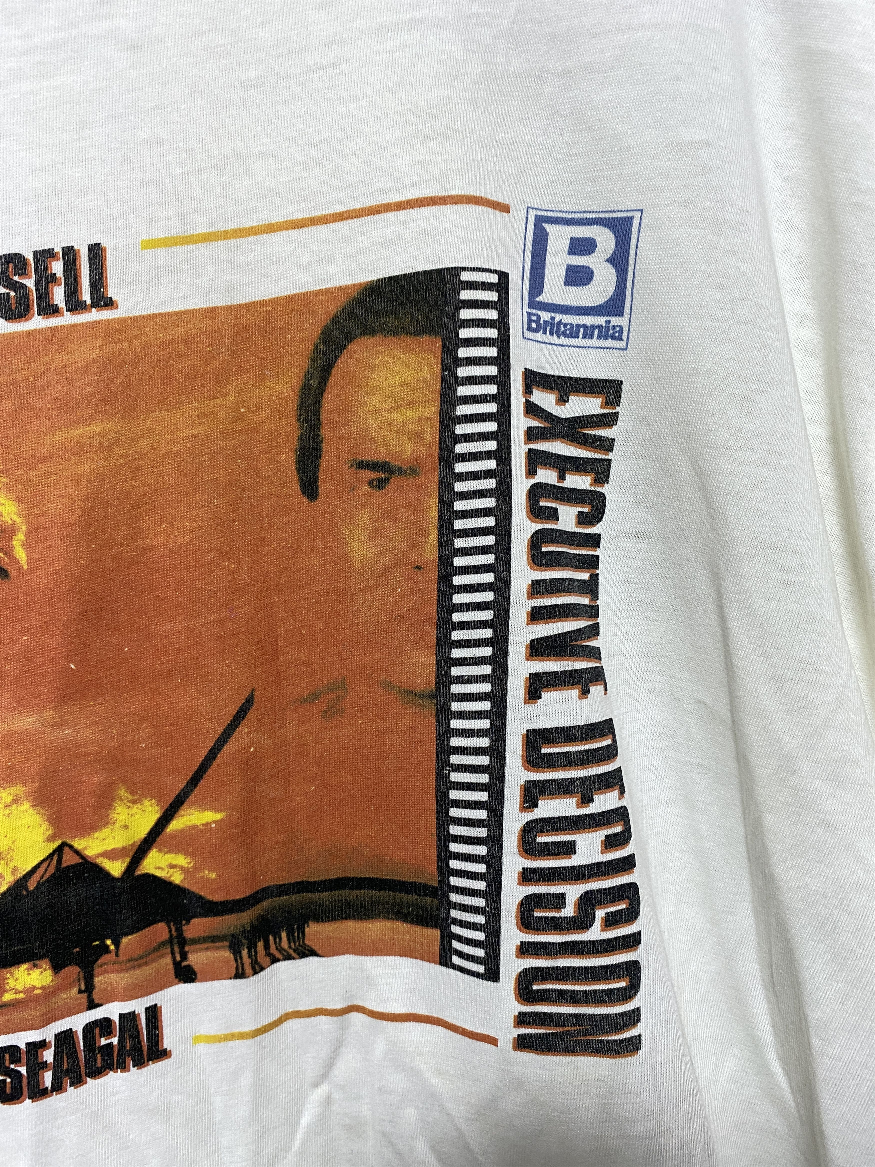 Vintage Vintage 1996 Executive Decision movie T-shirt Size US XL / EU 56 / 4 - 7 Thumbnail