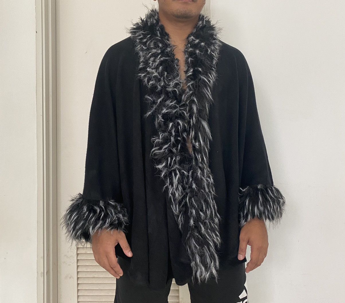 Vintage MOHAIR cardigan Oversized design fur poncho black colour Size US XL / EU 56 / 4 - 1 Thumbnail