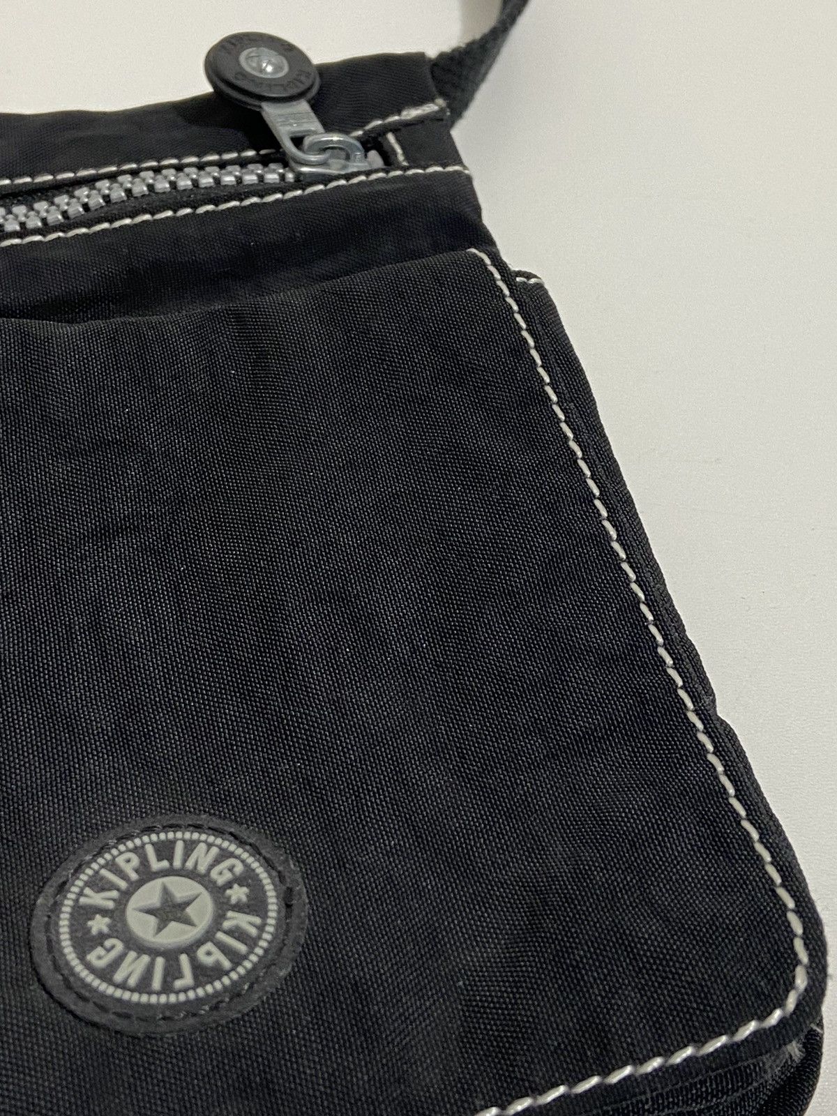 Vintage Vintage Kipling Y2K Bag Messenger Size ONE SIZE - 7 Thumbnail