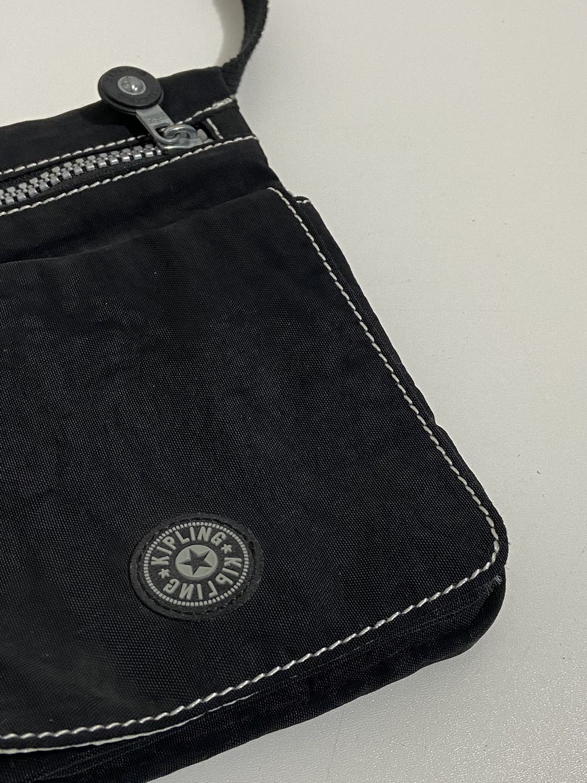 Vintage Vintage Kipling Y2K Bag Messenger Size ONE SIZE - 4 Thumbnail