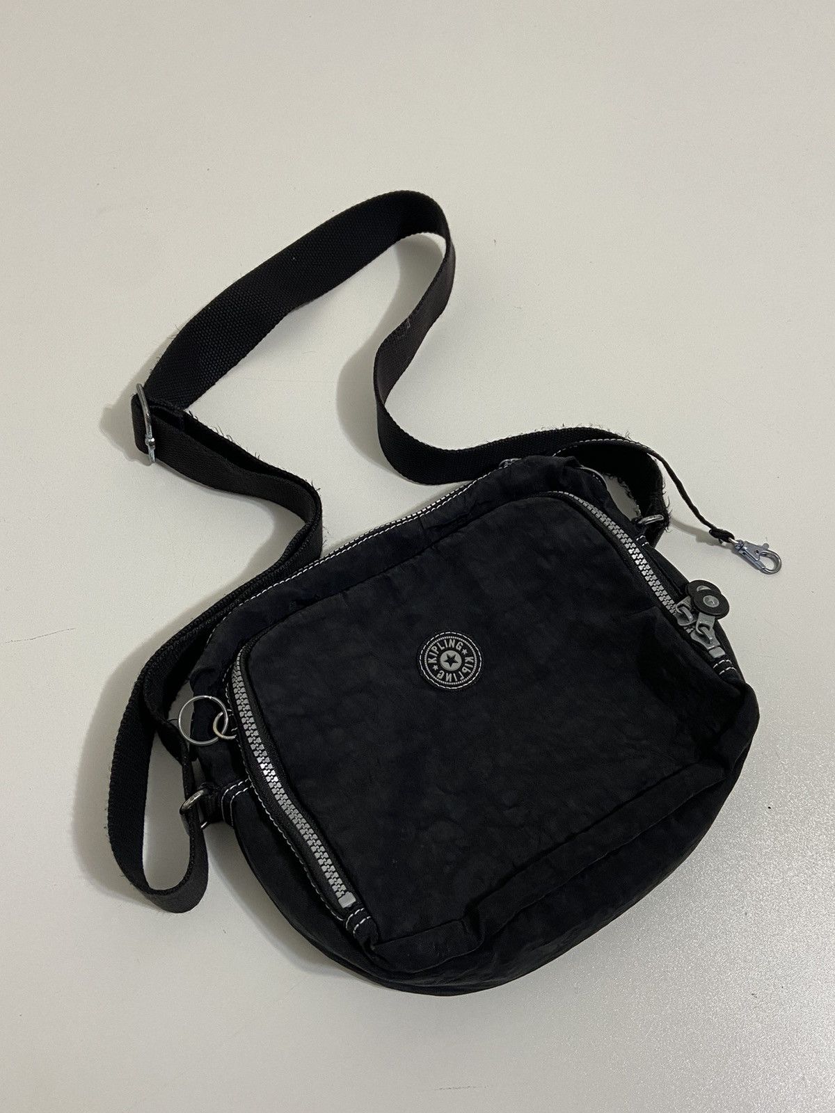Vintage Vintage Kipling Y2K Bag Messenger Size ONE SIZE - 1 Thumbnail