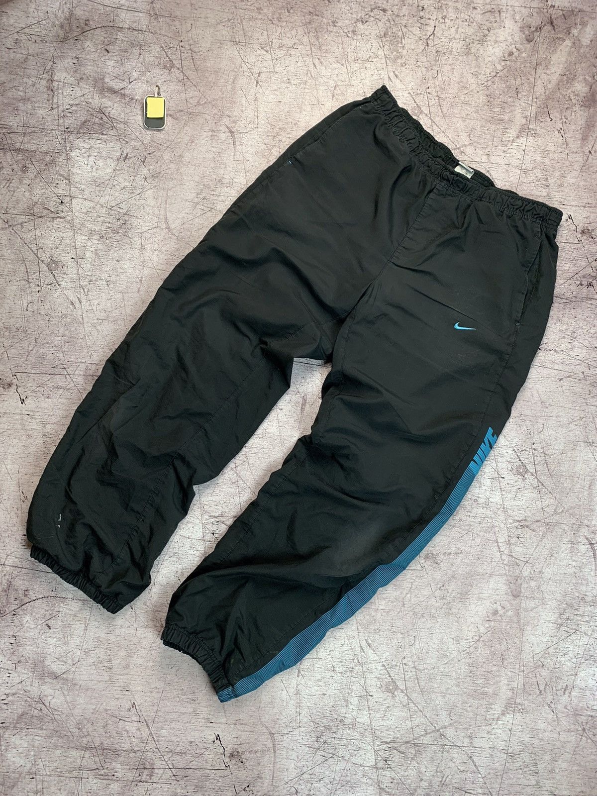 Nike × Vintage Nike Vintage Mens Nylon Pants Drill Style Size US 34 / EU 50 - 1 Thumbnail