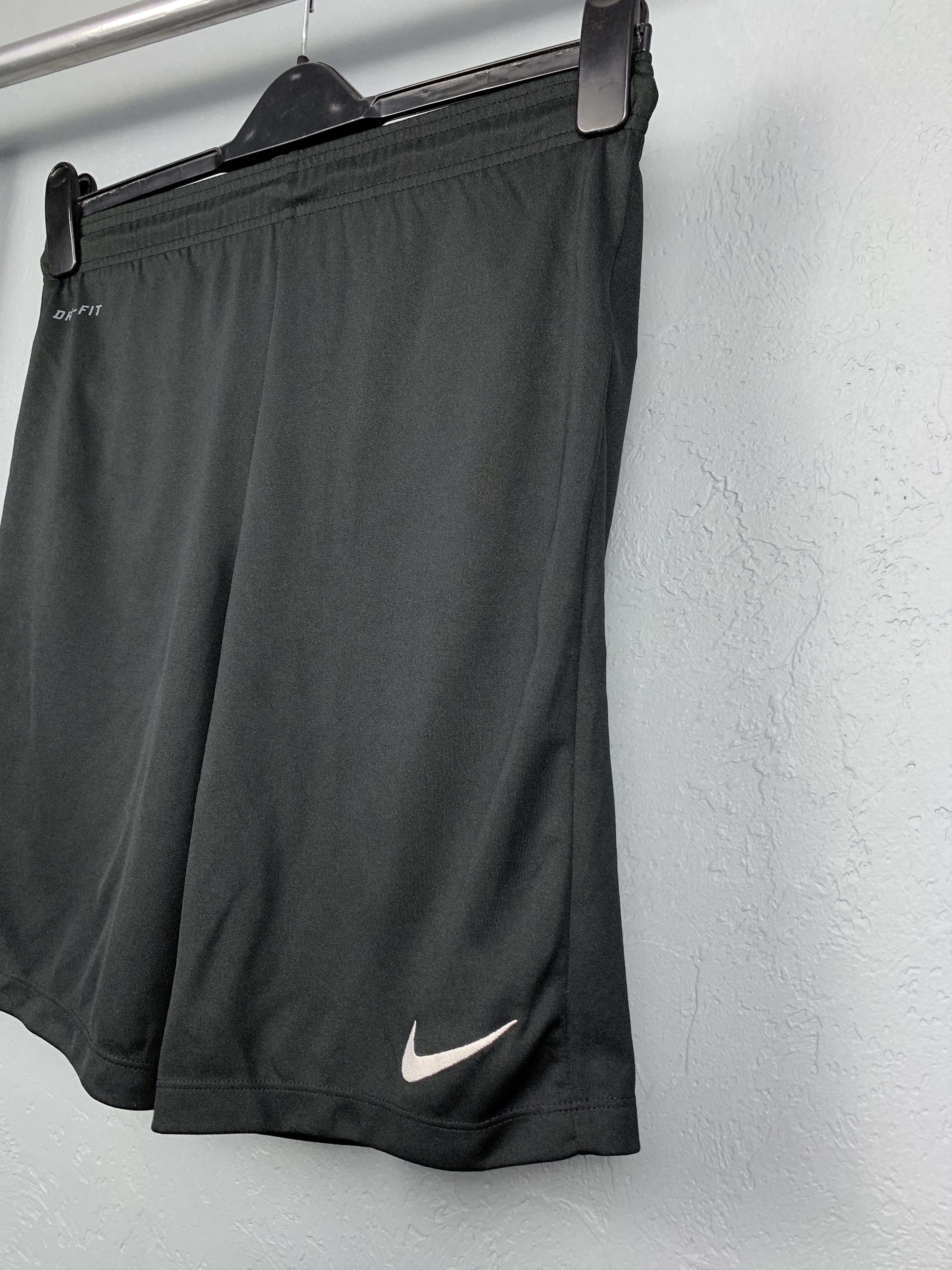 Nike Vintage Nike Mens Shorts Dri Fit Y2K Size US 30 / EU 46 - 2 Thumbnail