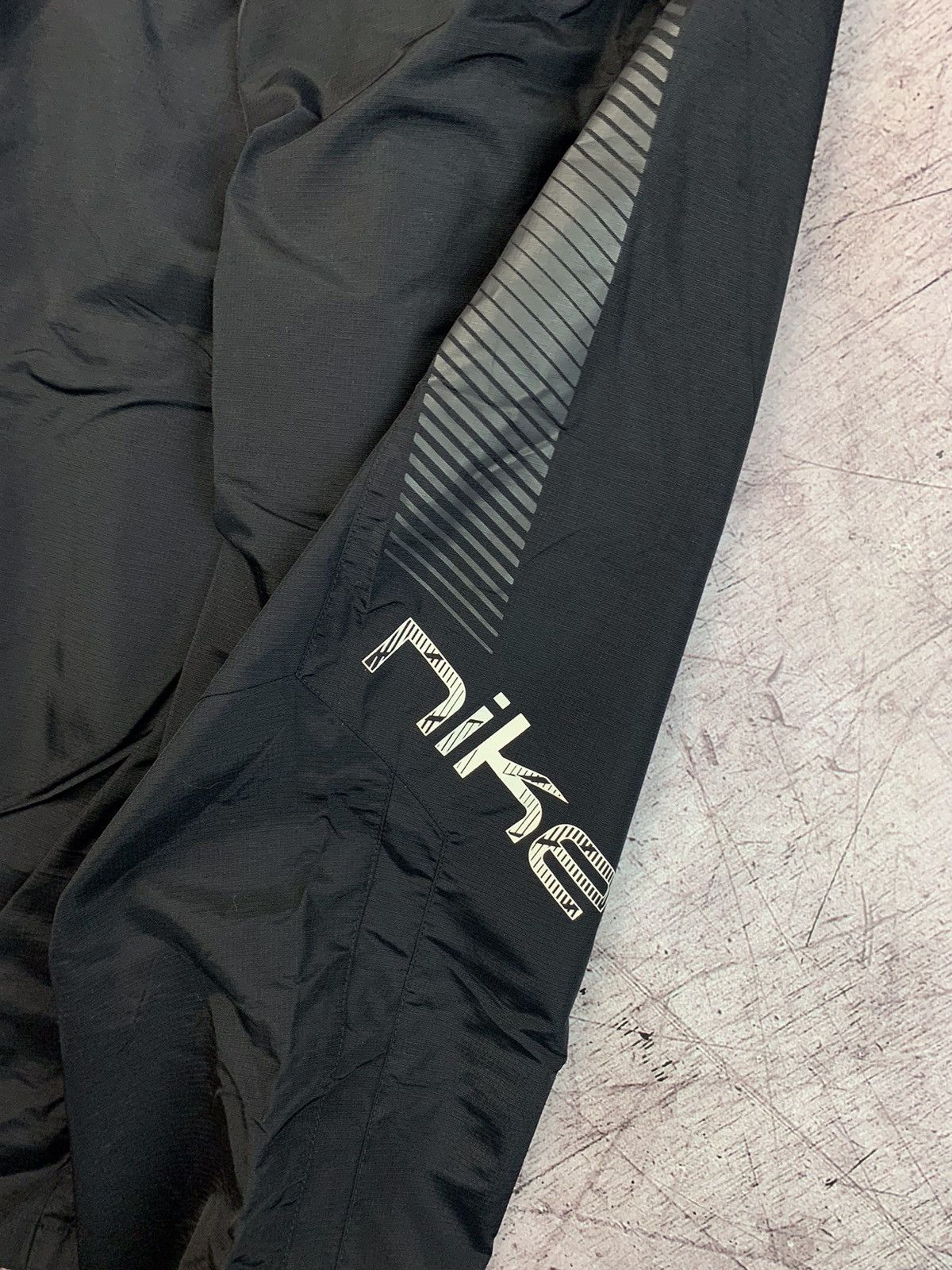 Nike × Vintage Nike Vintage Mens Nylon Pants Drill Style Size US 36 / EU 52 - 7 Thumbnail