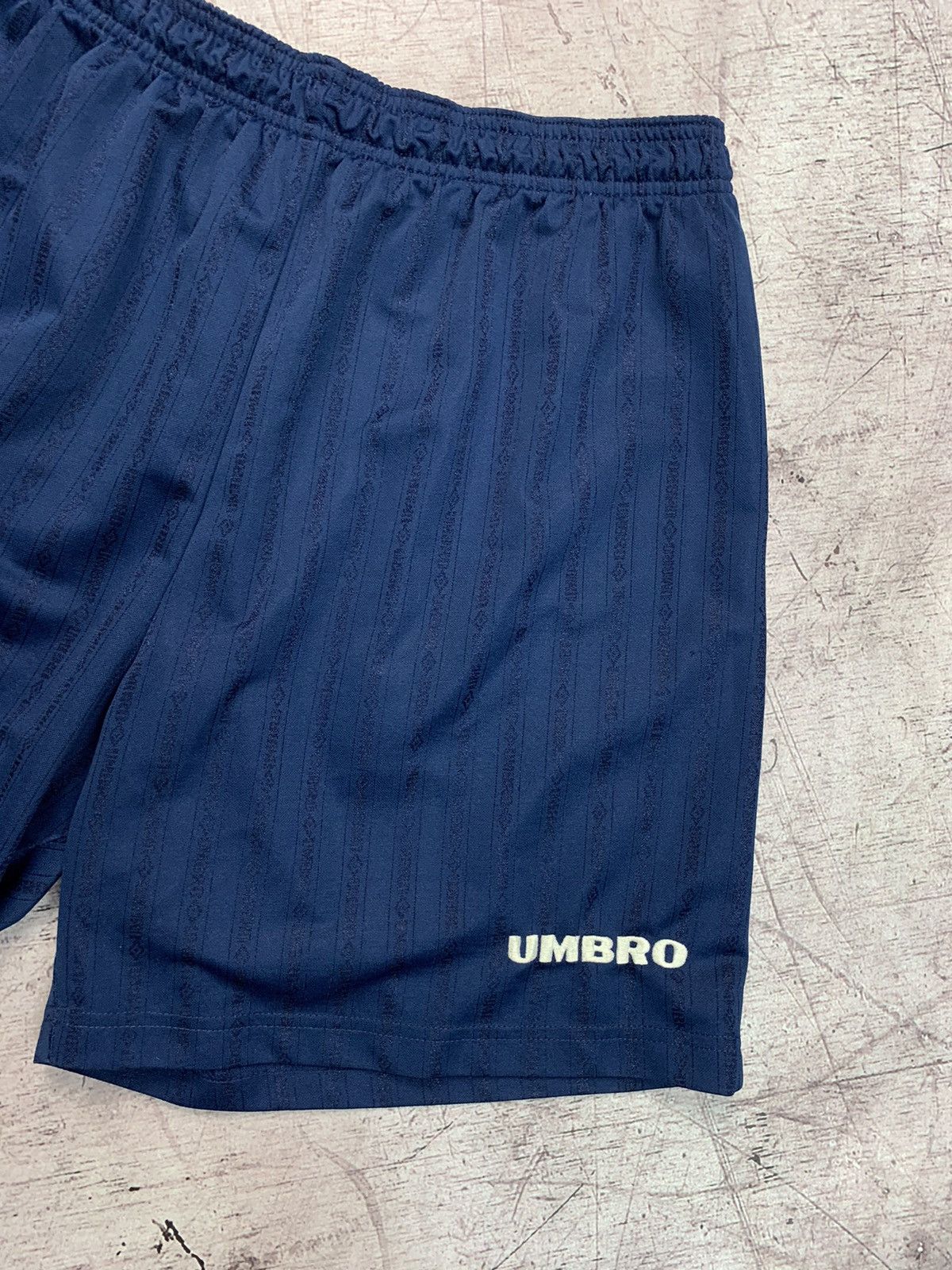 Umbro × Vintage Vintage Umbro Y2K Shorts Size US 36 / EU 52 - 2 Thumbnail