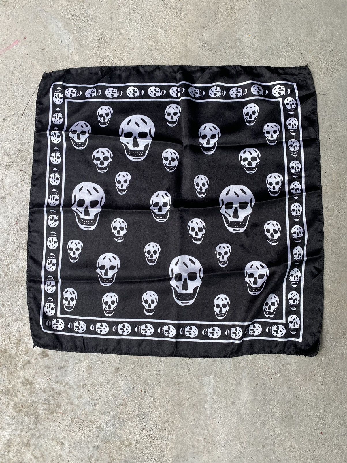 Starter × Vintage 💸BINDINGOFFER💸Skull scarf like alexander mcqueen Size ONE SIZE - 1 Thumbnail