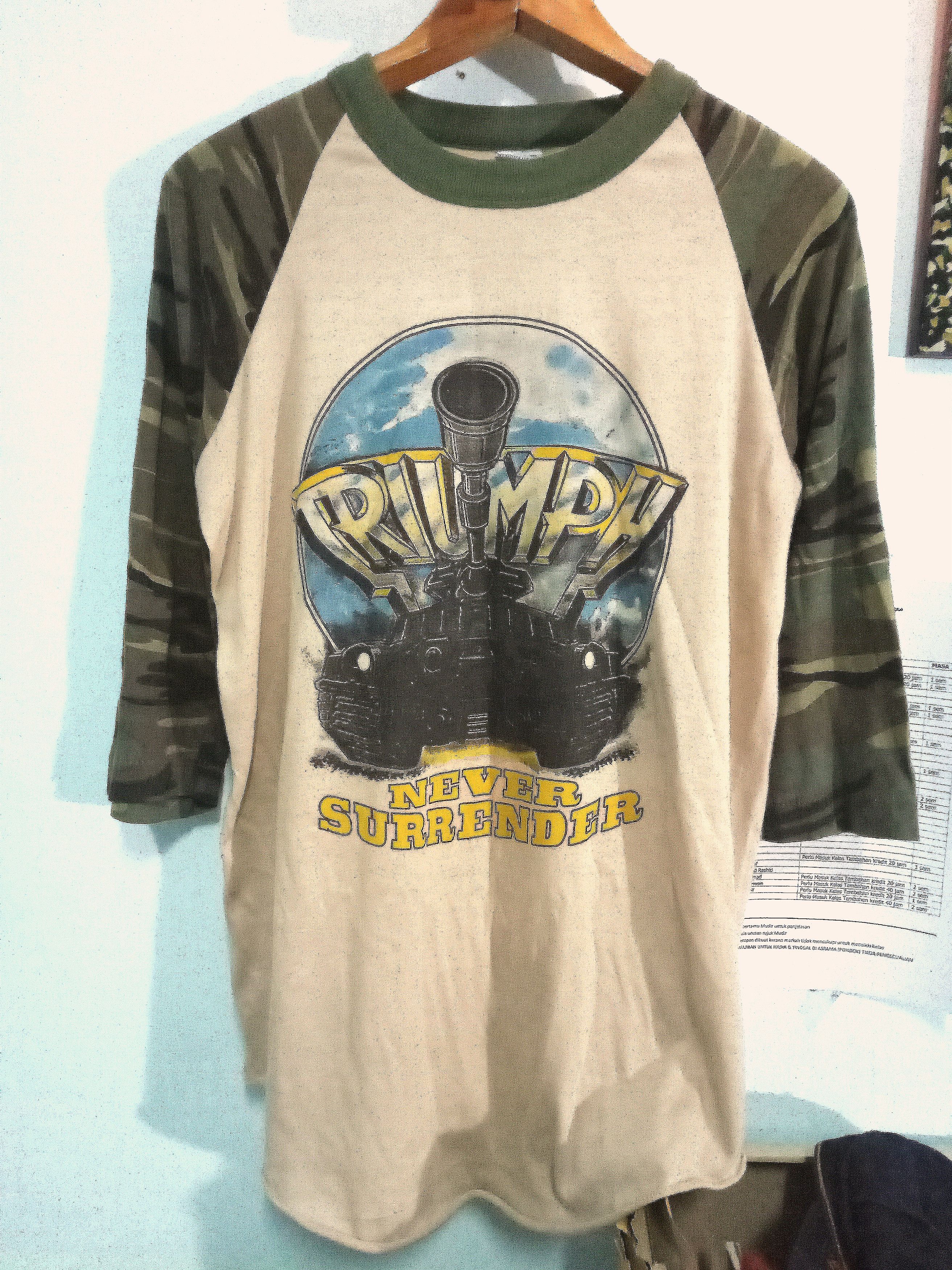 Band Tees Vintage 80s Triumph Never Surrender 1983 Camouflage rockwea Size US M / EU 48-50 / 2 - 1 Thumbnail
