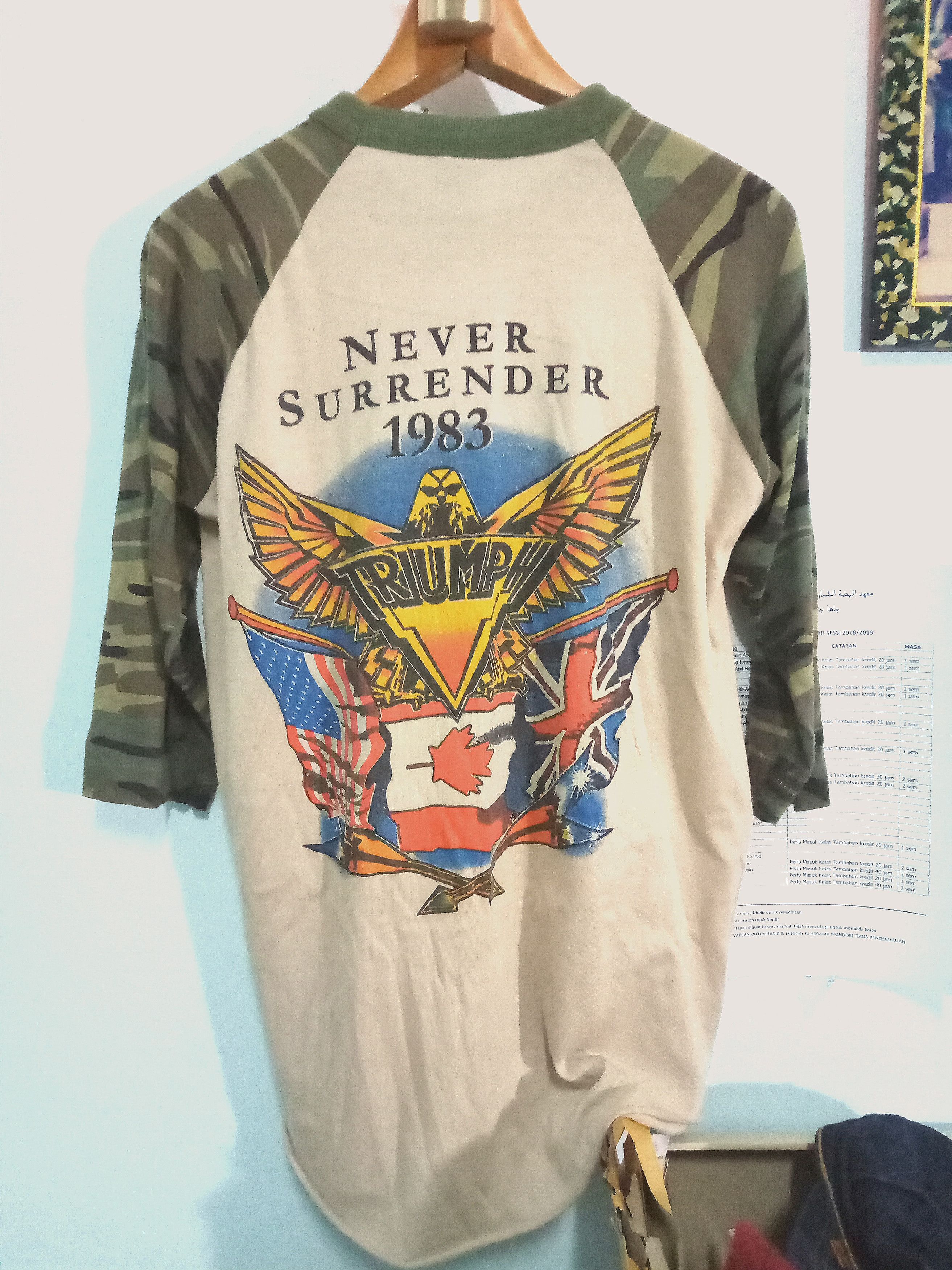 Band Tees Vintage 80s Triumph Never Surrender 1983 Camouflage rockwea Size US M / EU 48-50 / 2 - 3 Thumbnail
