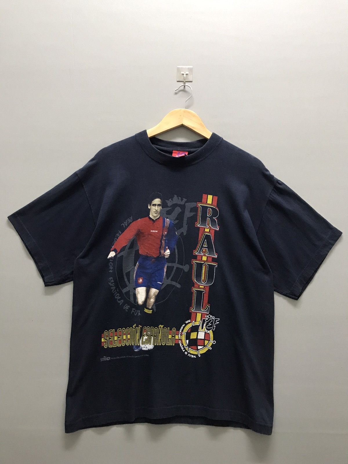 image of Soccer Jersey x Vintage 90's Raul Gonzalez Spain Tee in Navy, Men's (Size Large)
