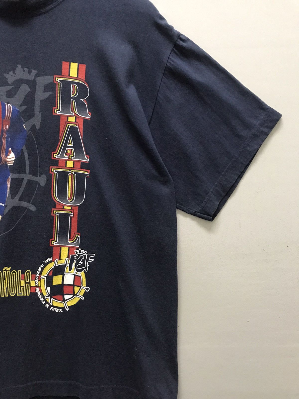 Vintage Vintage 90s Raul Gonzalez Spain Tee Size US L / EU 52-54 / 3 - 3 Thumbnail
