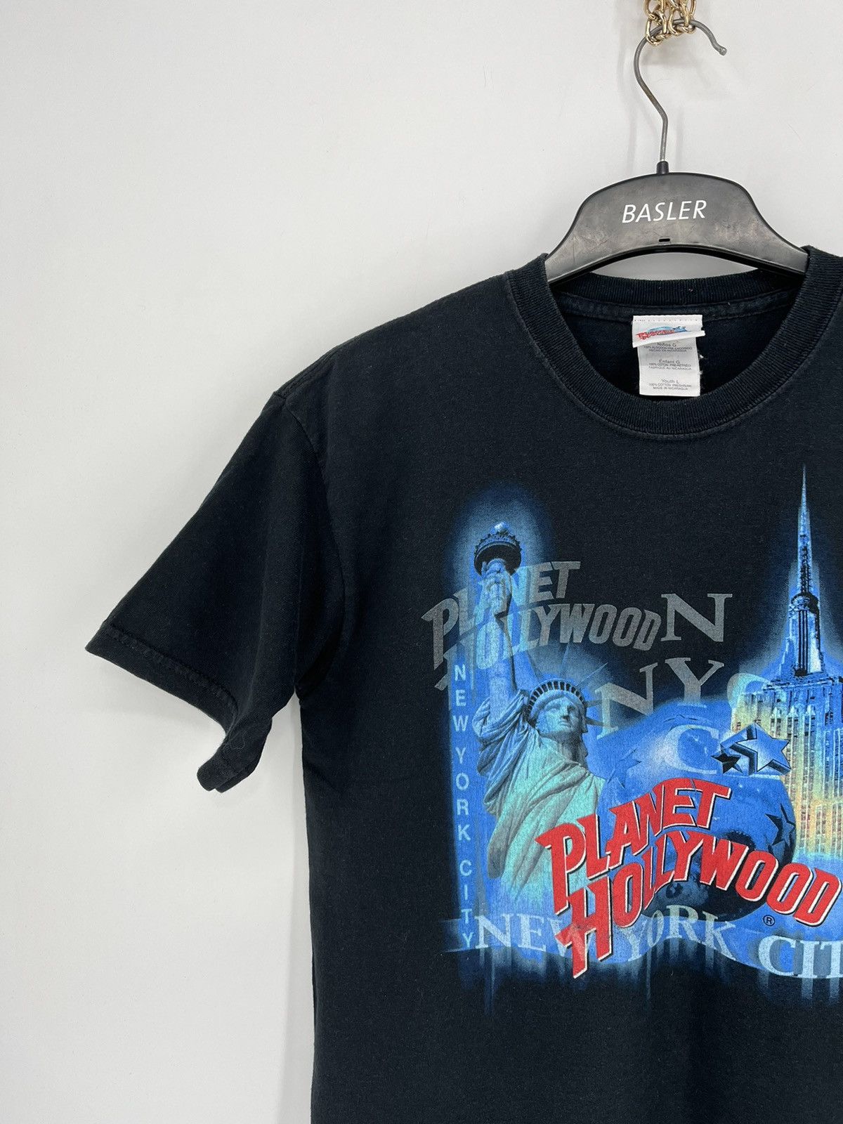 Disney × Planet Hollywood × Vintage Vintage Planet Hollywood Disney Resorts Tee Size US L / EU 52-54 / 3 - 8 Thumbnail