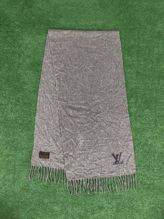 Louis Vuitton Monogram Cashmere Plain Fringes Logo Knit & Fur