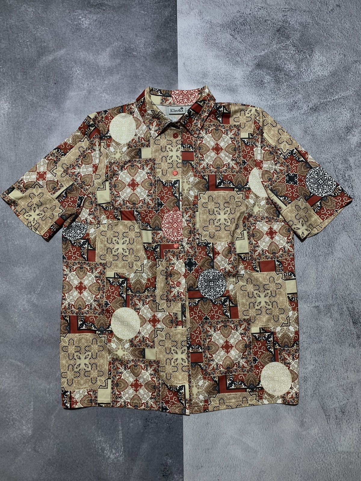 Vintage Vintage Hawaiian summer shirt all over print size L Size L / US 10 / IT 46 - 1 Thumbnail