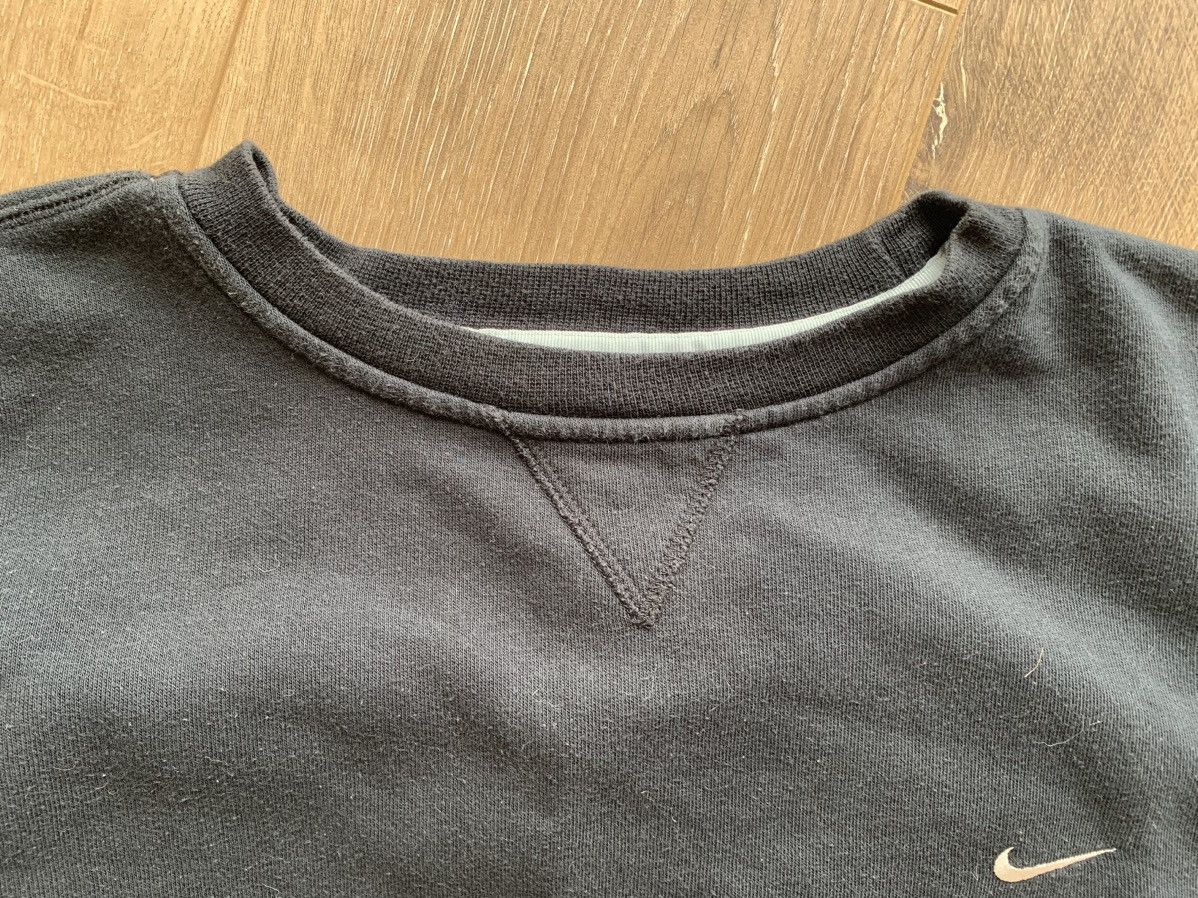 Nike Vintage Nike Embroidered swoosh black sweatshirt Size US M / EU 48-50 / 2 - 7 Thumbnail