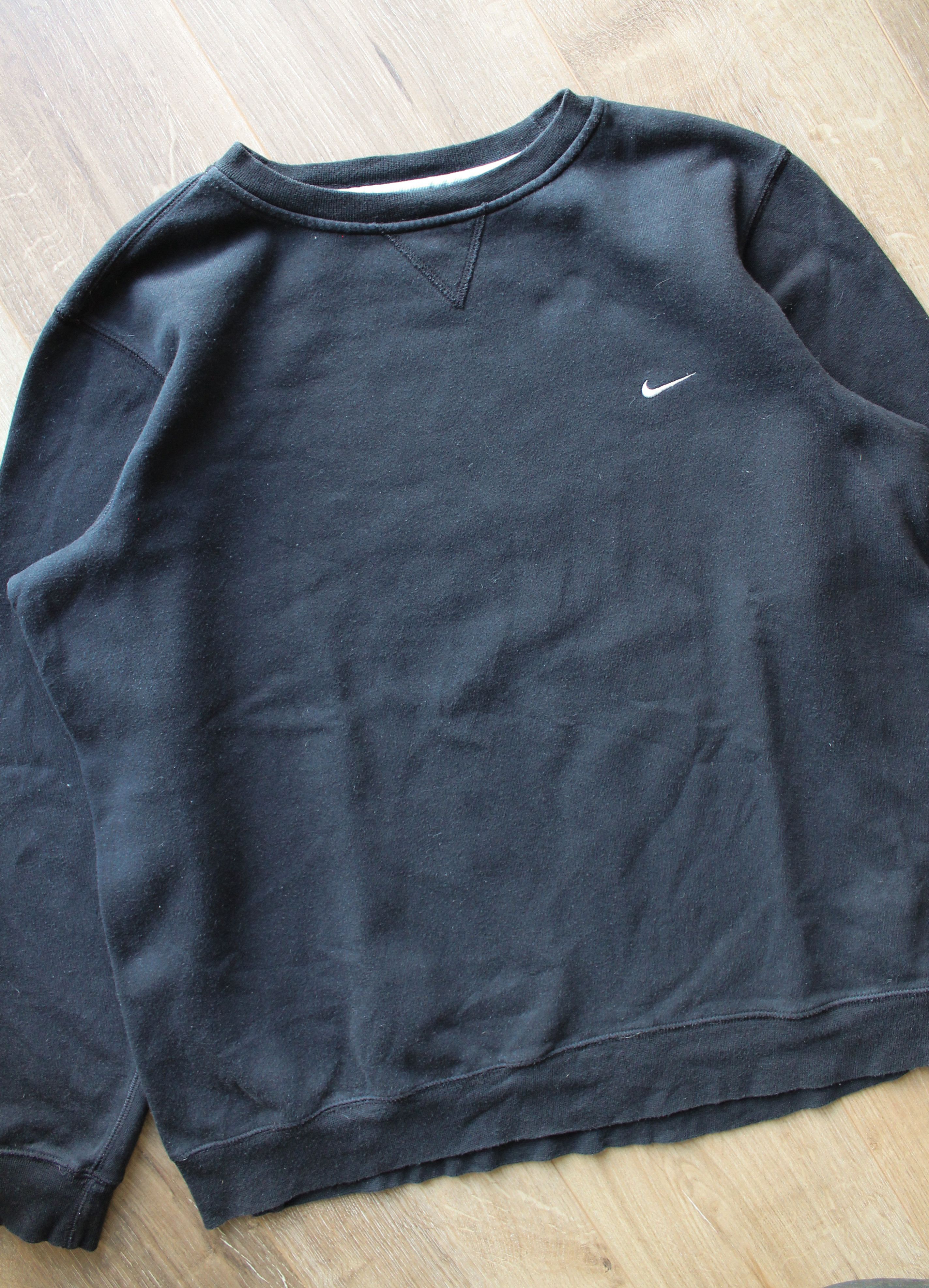 Nike Vintage Nike Embroidered swoosh black sweatshirt Size US M / EU 48-50 / 2 - 2 Thumbnail