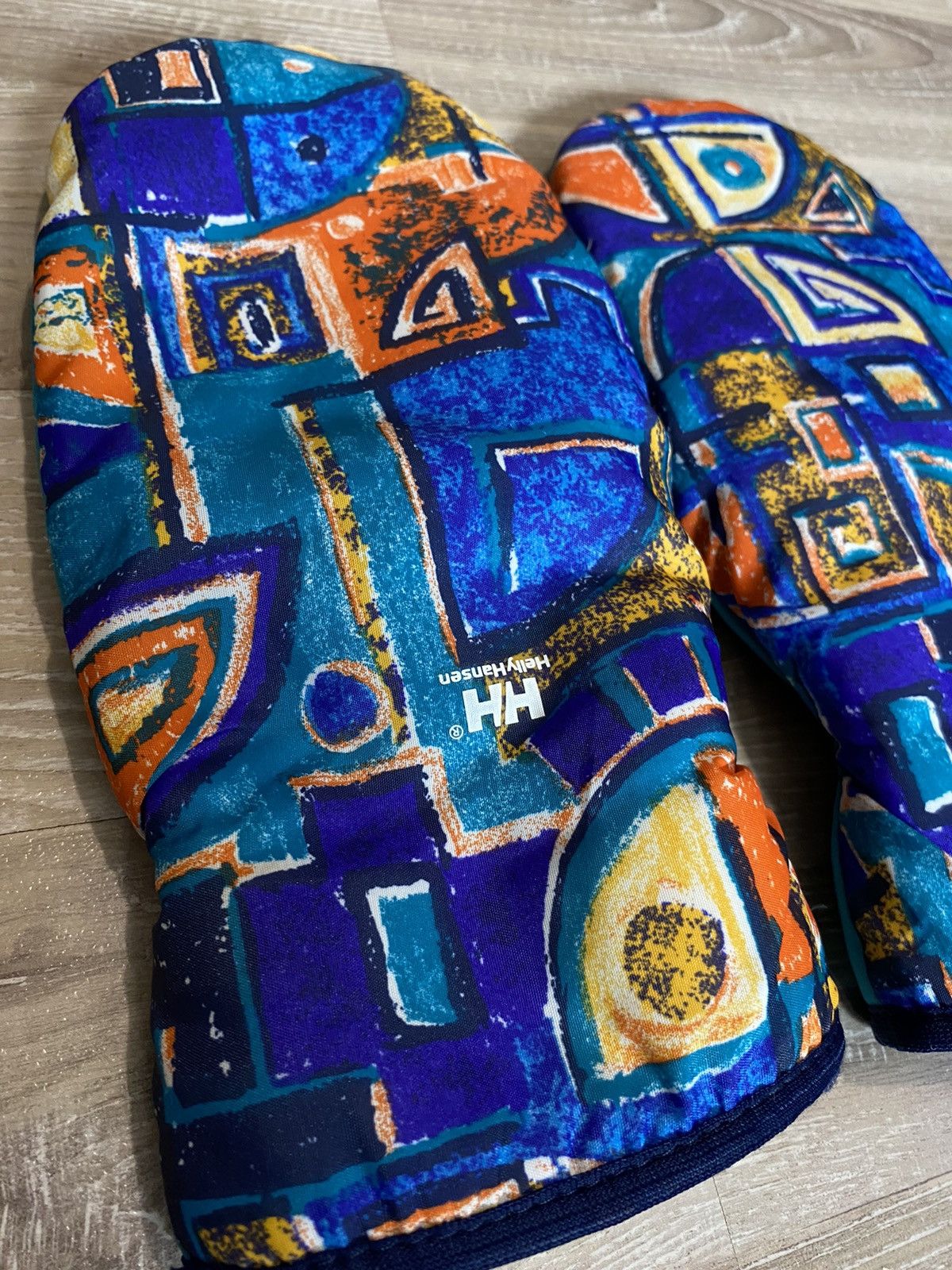 Helly Hansen Mittens Helly Hansen very rare 90s Size ONE SIZE - 1 Thumbnail