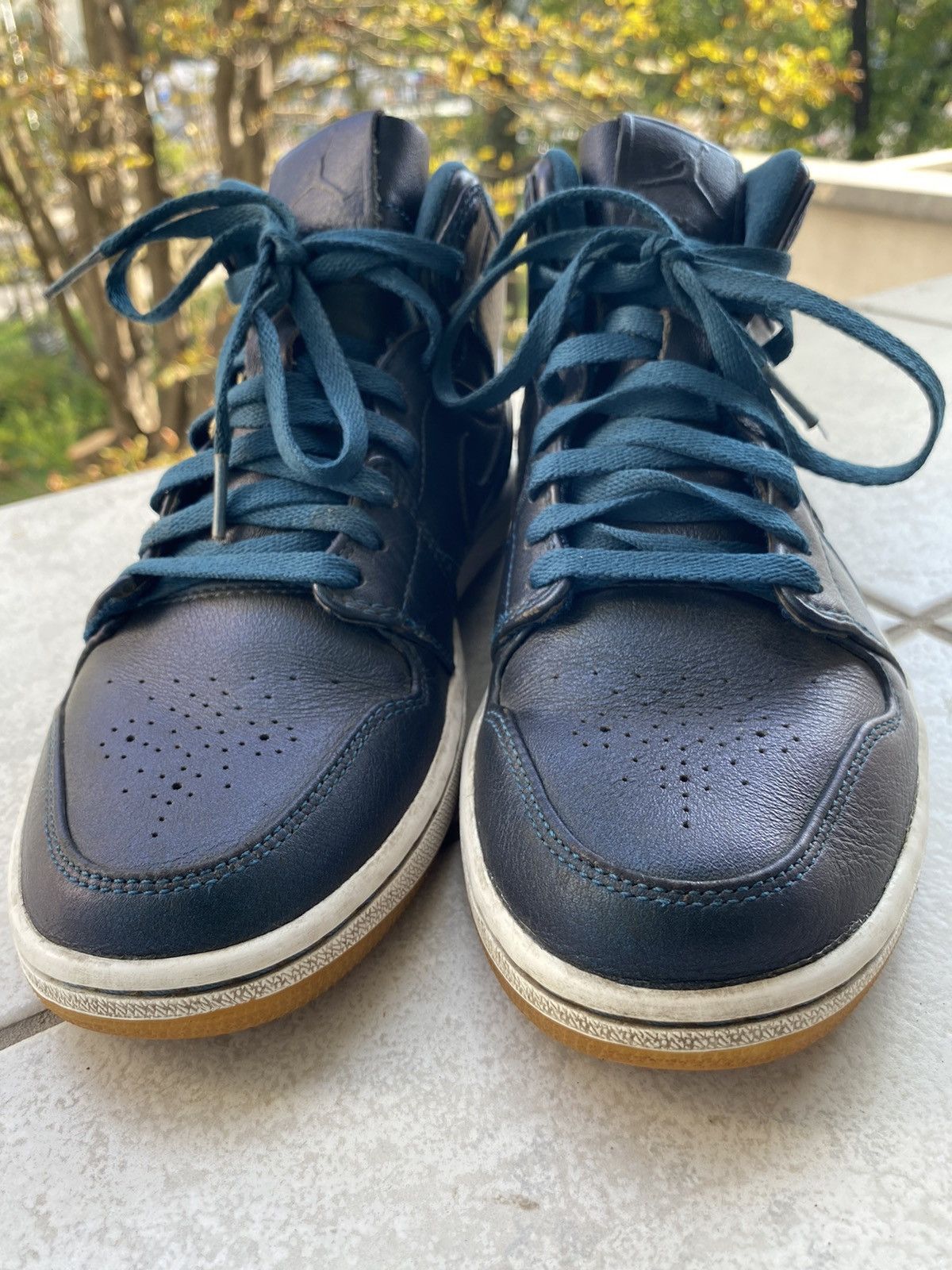Jordan Brand Nike Air Jordan 1 Retro Mid Nouveau "Space Blue" Gum Size US 8.5 / EU 41-42 - 11 Thumbnail