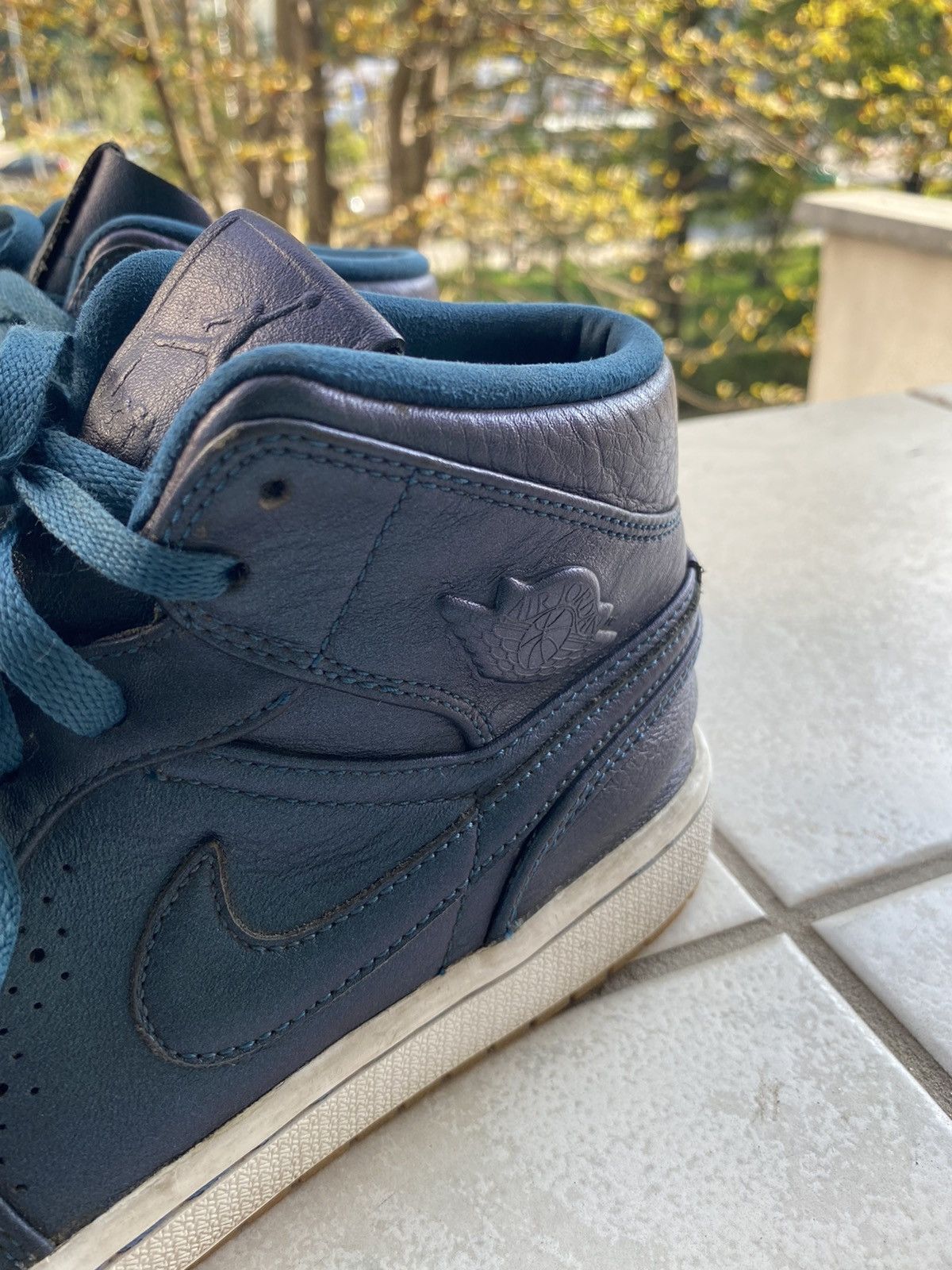 Jordan Brand Nike Air Jordan 1 Retro Mid Nouveau "Space Blue" Gum Size US 8.5 / EU 41-42 - 10 Thumbnail