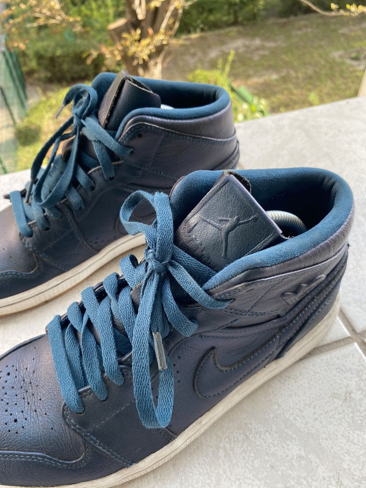 Jordan Brand Nike Air Jordan 1 Retro Mid Nouveau "Space Blue" Gum Size US 8.5 / EU 41-42 - 6 Thumbnail