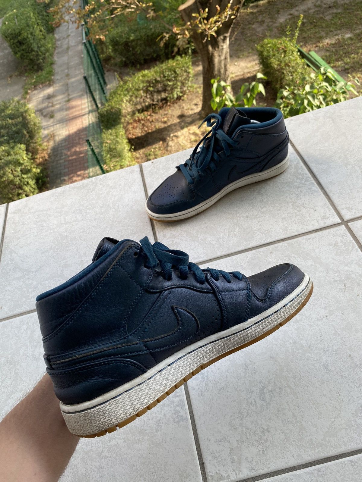 Jordan Brand Nike Air Jordan 1 Retro Mid Nouveau "Space Blue" Gum Size US 8.5 / EU 41-42 - 5 Thumbnail
