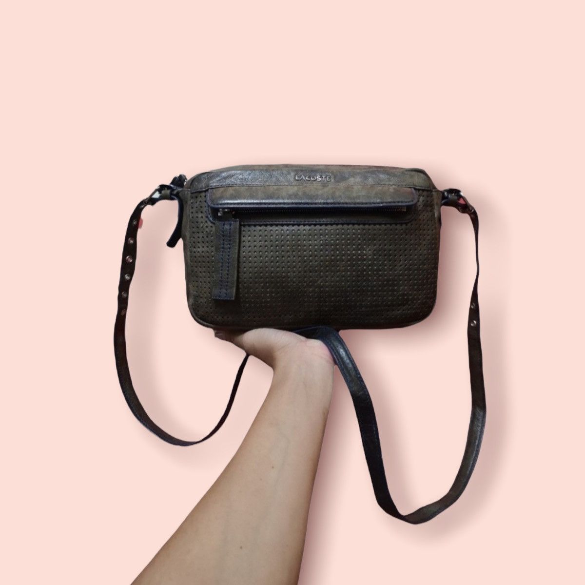 Lacoste × Leather × Vintage LACOSTE LEATHER CROSSBODY SLING Size ONE SIZE - 1 Thumbnail