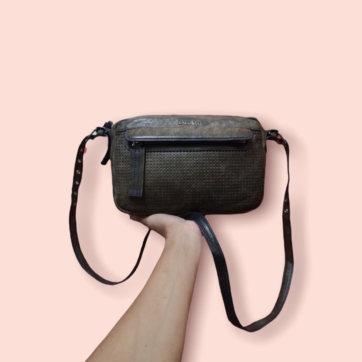 Lacoste × Leather × Vintage LACOSTE LEATHER CROSSBODY SLING Size ONE SIZE - 8 Thumbnail