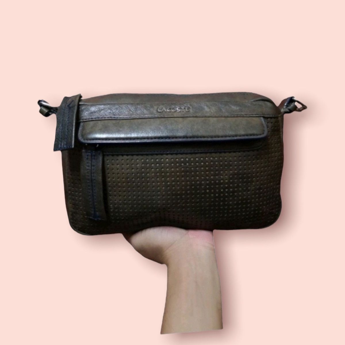 Lacoste × Leather × Vintage LACOSTE LEATHER CROSSBODY SLING Size ONE SIZE - 10 Thumbnail