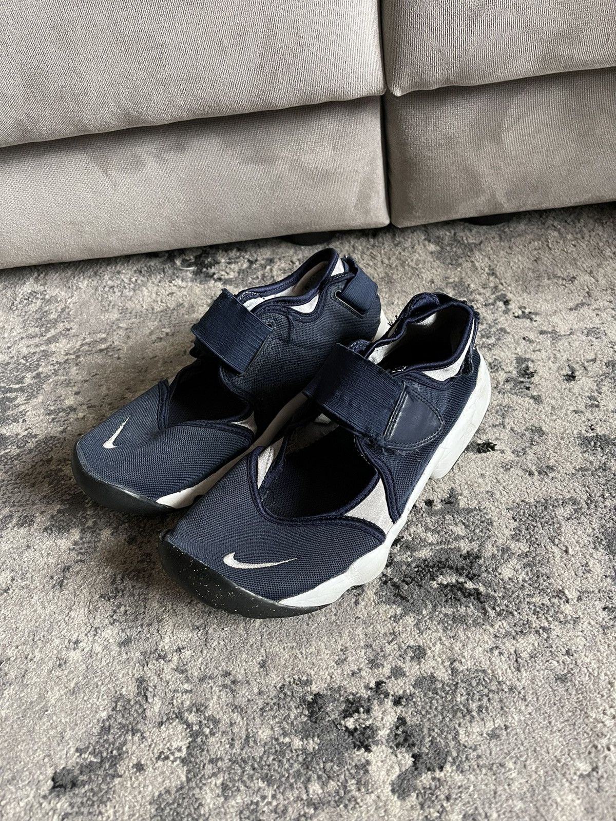 image of Nike Vintage Rift Tabi 38.5 Shoes in Blue, Men's (Size 6)
