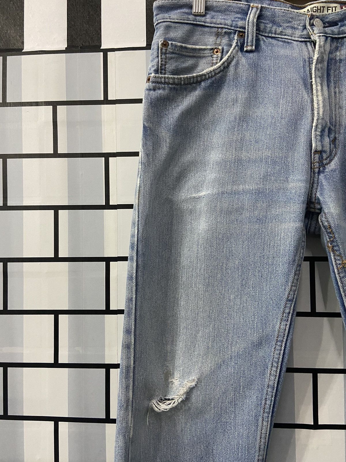 Levi's × Vintage Vintage Levi’s 505 Straight Fit Distressed Denim Pants Size US 32 / EU 48 - 8 Thumbnail