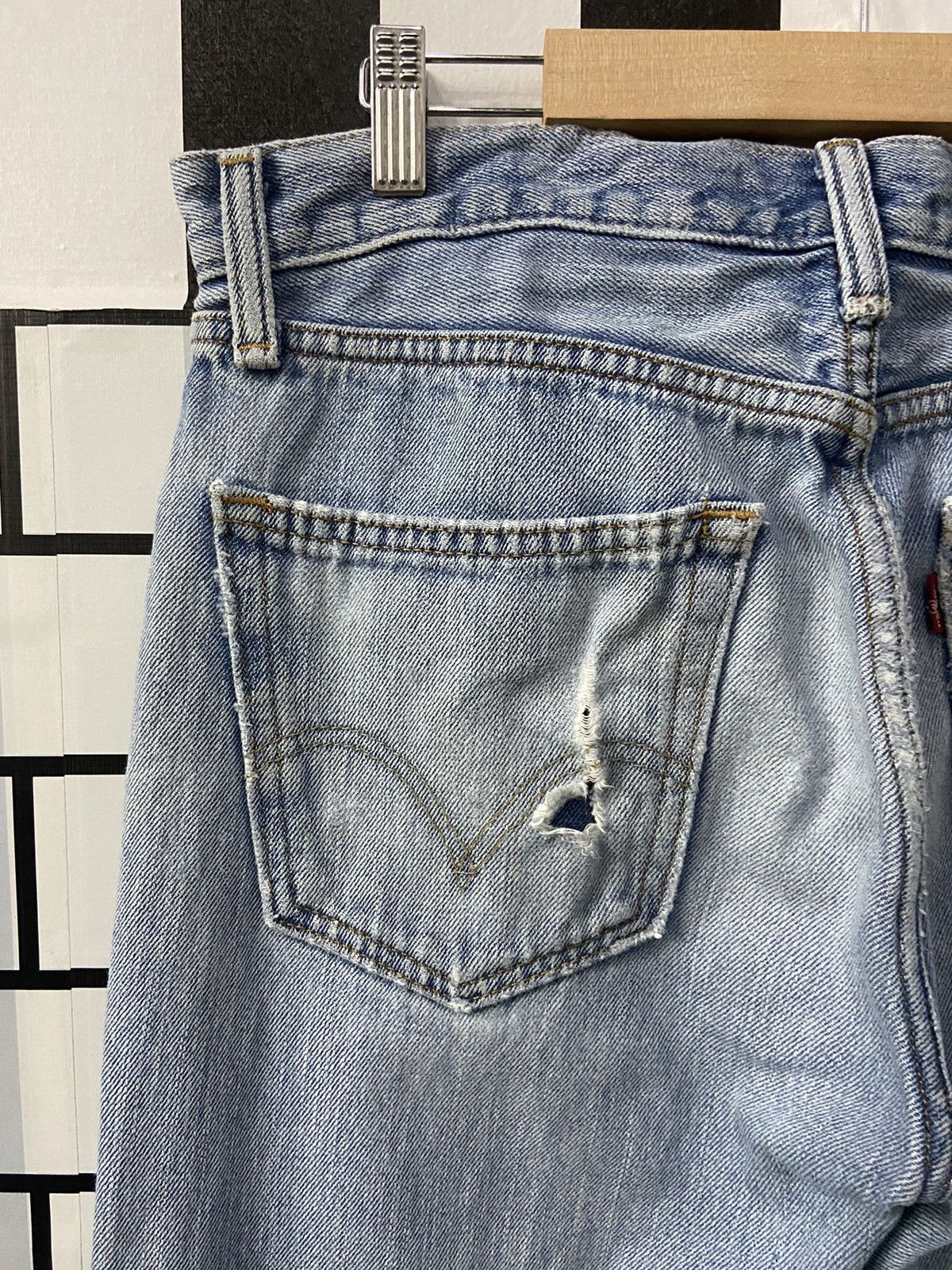 Levi's × Vintage Vintage Levi’s 505 Straight Fit Distressed Denim Pants Size US 32 / EU 48 - 18 Thumbnail