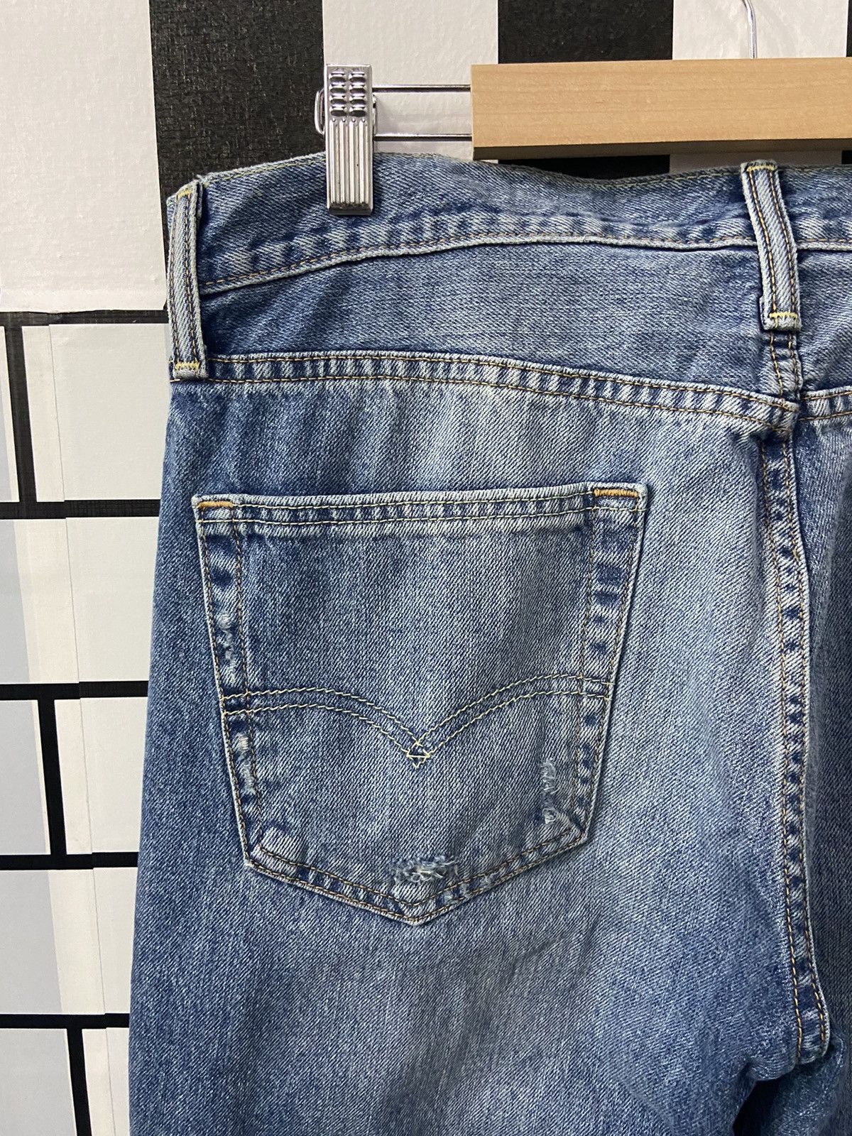 Levi's × Vintage Vintage Levi’s 514 Distressed Blue Wash Denim Pants Size US 35 - 14 Thumbnail