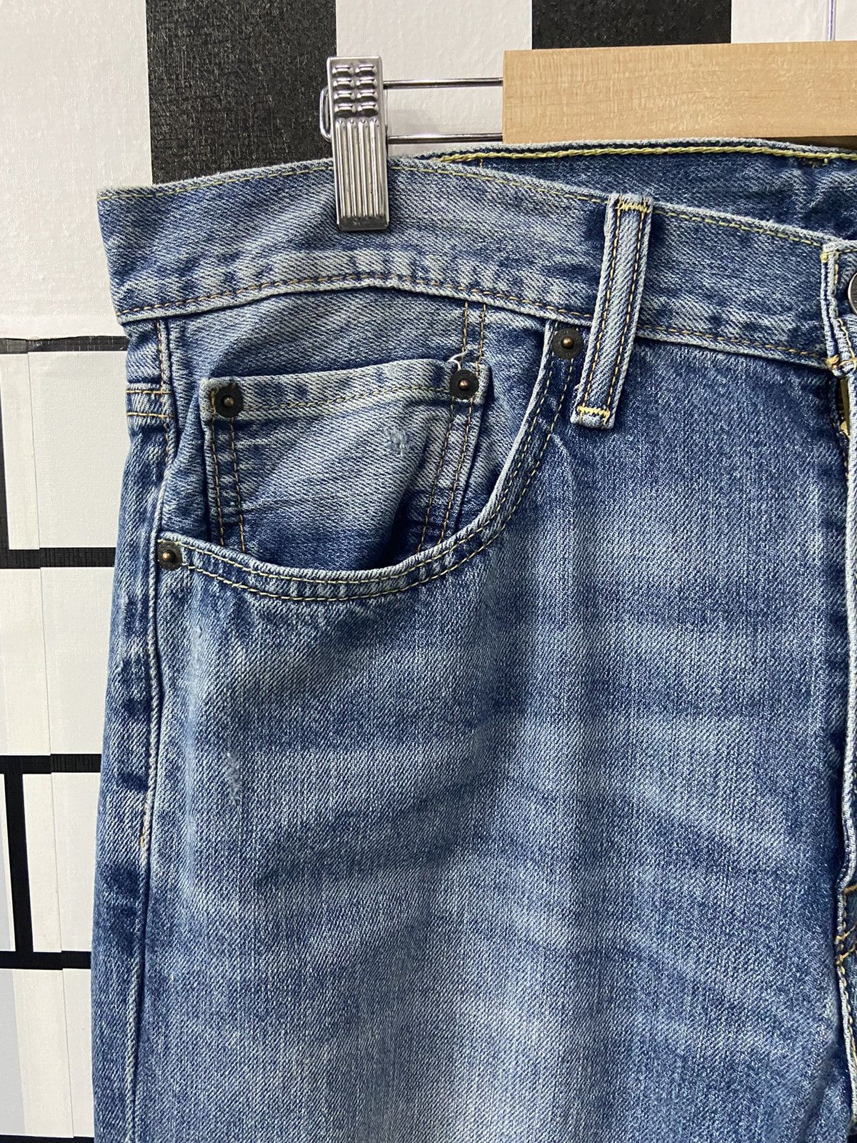 Levi's × Vintage Vintage Levi’s 514 Distressed Blue Wash Denim Pants Size US 35 - 11 Thumbnail