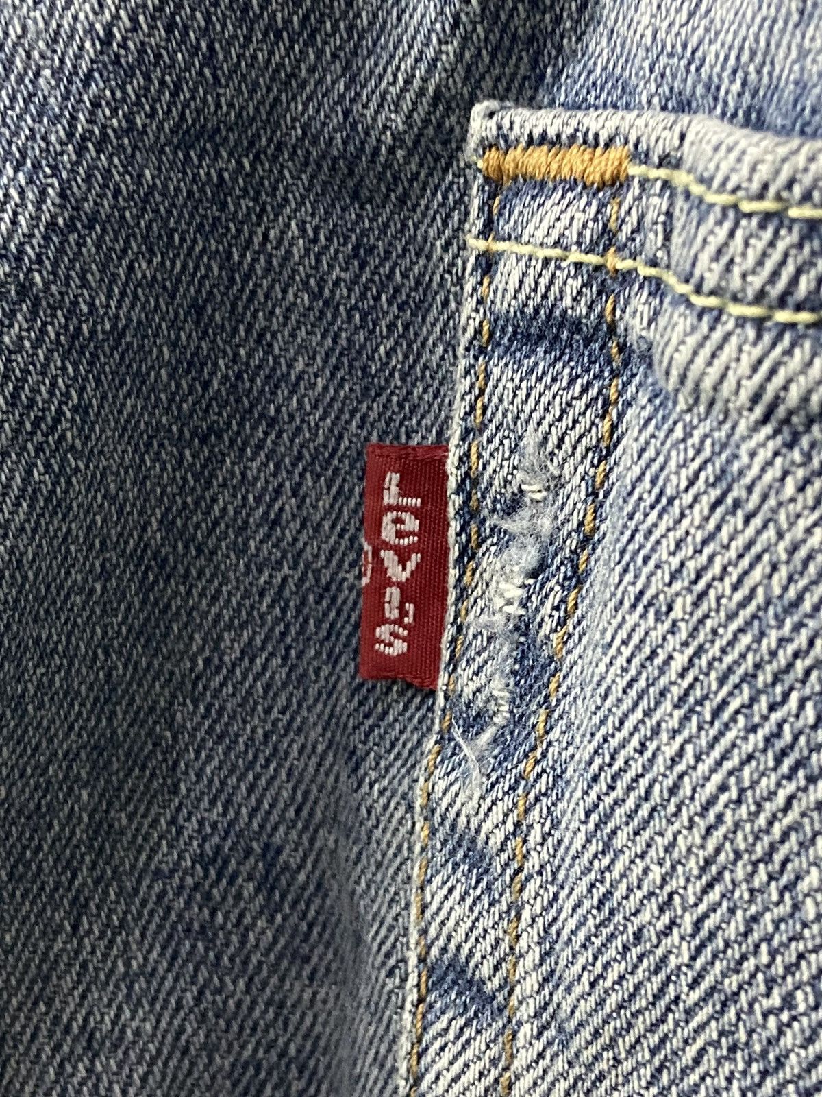 Levi's × Vintage Vintage Levi’s 514 Distressed Blue Wash Denim Pants Size US 35 - 16 Thumbnail
