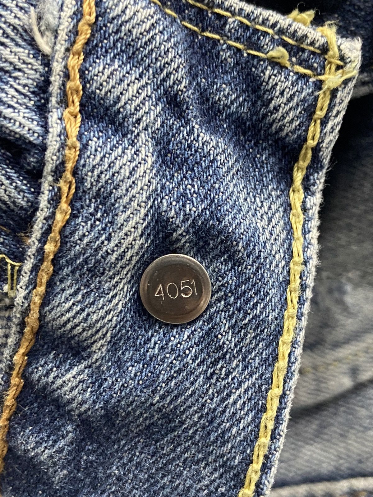 Levi's × Vintage Vintage Levi’s 514 Distressed Blue Wash Denim Pants Size US 35 - 21 Thumbnail