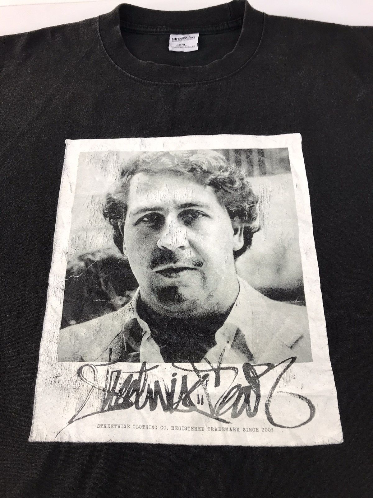 Japanese Brand × Vintage Streetwise Clothing Pablo Escobar Narcos Tee Face Box Logo Size US XXL / EU 58 / 5 - 3 Thumbnail