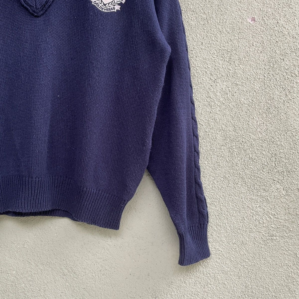 Japanese Brand Vintage Golden Bear V Neck Dark Blue Knitwear Sweater Jumper Size US M / EU 48-50 / 2 - 5 Thumbnail